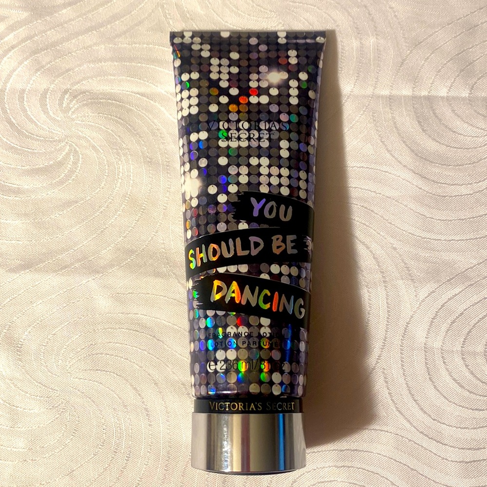 YOU SHOULD BE DANCING + FREE HAIR CLIPS